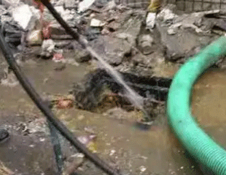 卫东通下水道的小妙招